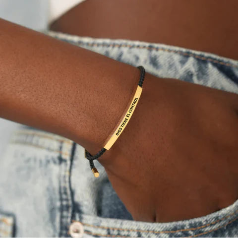 Pulsera Dios Tiene el Control™ Lleva tu fe siempre contigo